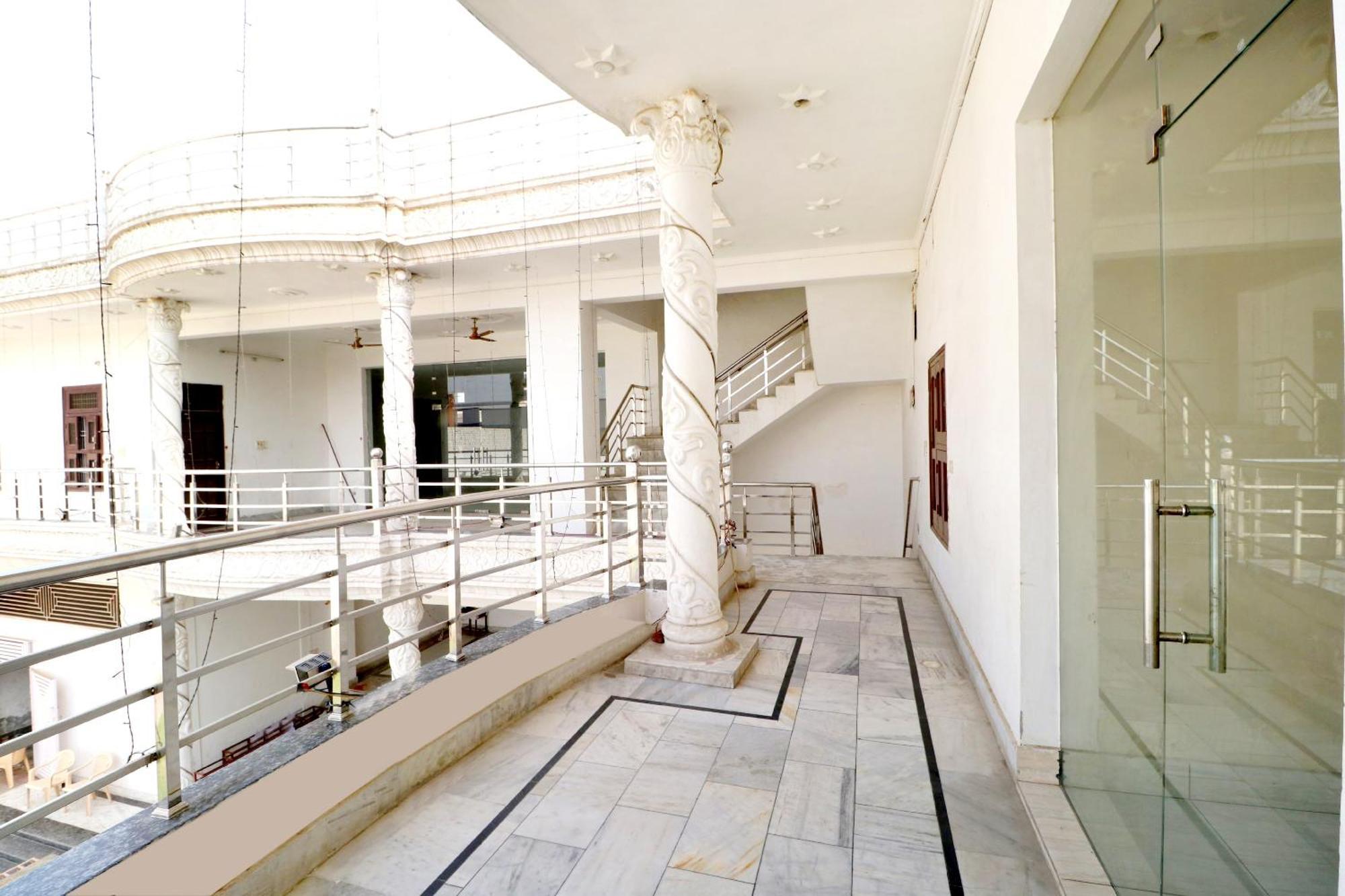 OYO 43293 Hotel Pushp Vatika Bhiwani Exterior foto