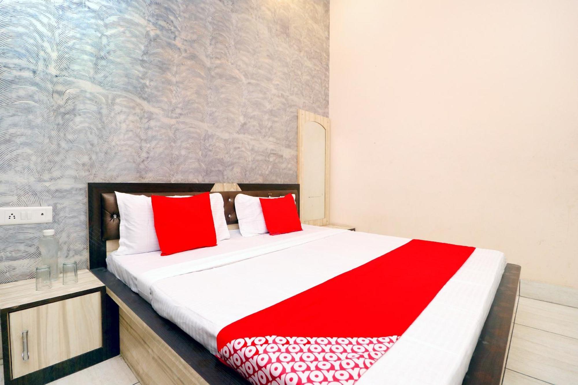 OYO 43293 Hotel Pushp Vatika Bhiwani Exterior foto