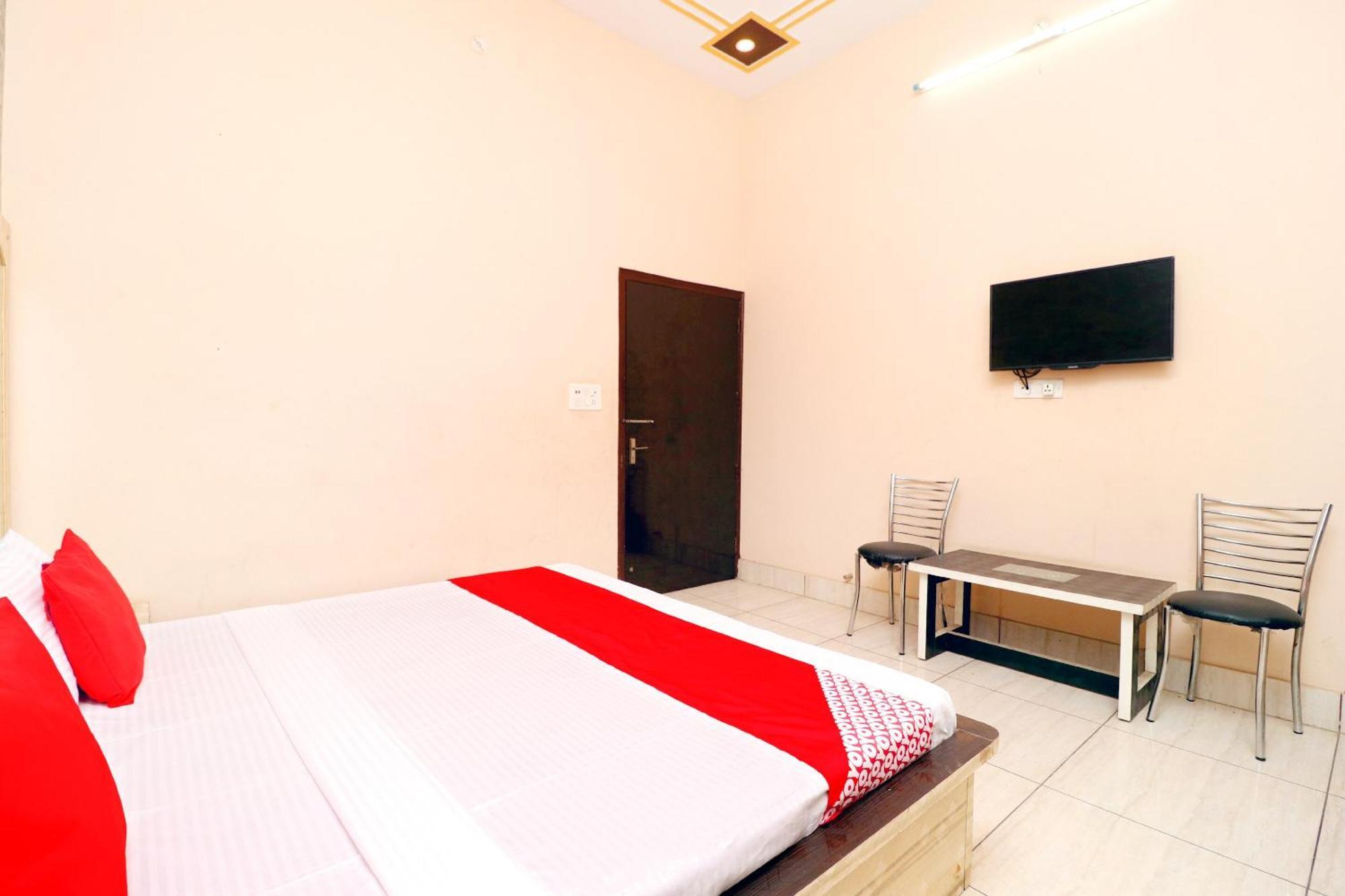 OYO 43293 Hotel Pushp Vatika Bhiwani Exterior foto