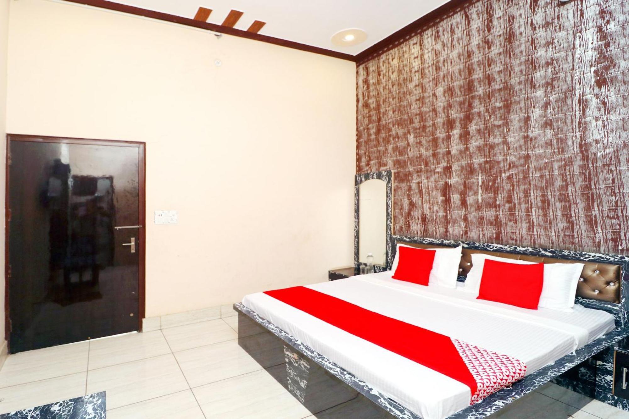 OYO 43293 Hotel Pushp Vatika Bhiwani Exterior foto